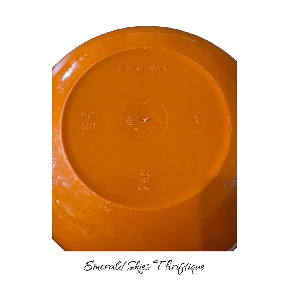 Tupperware Halloween Thatsa MegaBowl orange w Black Lid 10 L /42 cup - Picture 3 of 4